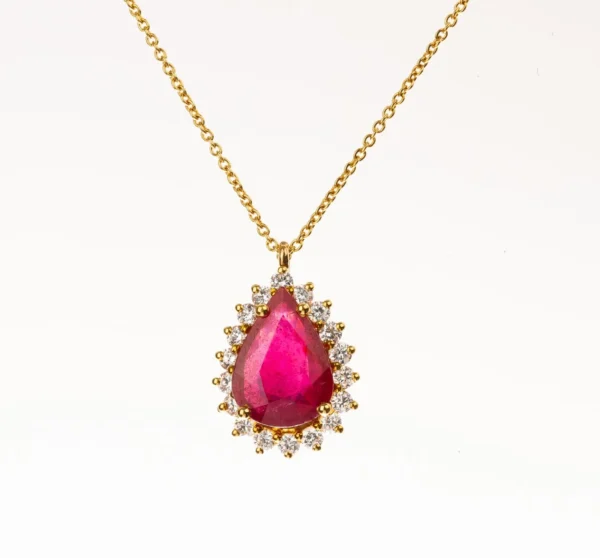 3,29 Karat Renkli Taşlı 0,59 CT Pırlantalı Kolye 18K